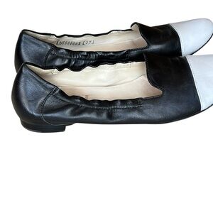 AGL Vero Cuoio Italian Black and White Leather Ballet Flats with Two-Tone Design